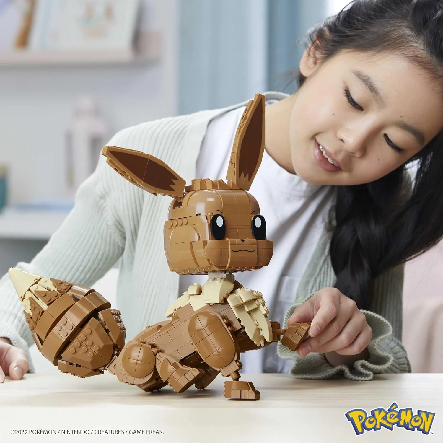 MEGA Pokemon: Jumbo Eevee - 824 Piece Building Set - Articulated and Poseable - Image 4